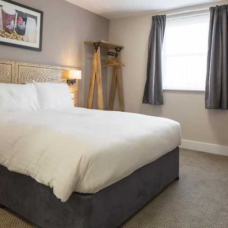 The Raven'S Cliff Lodge By Marston'S Inns Motherwell Eksteriør bilde