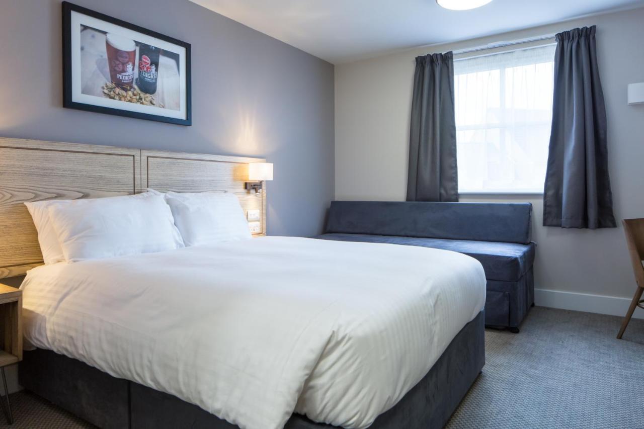 The Raven'S Cliff Lodge By Marston'S Inns Motherwell Eksteriør bilde
