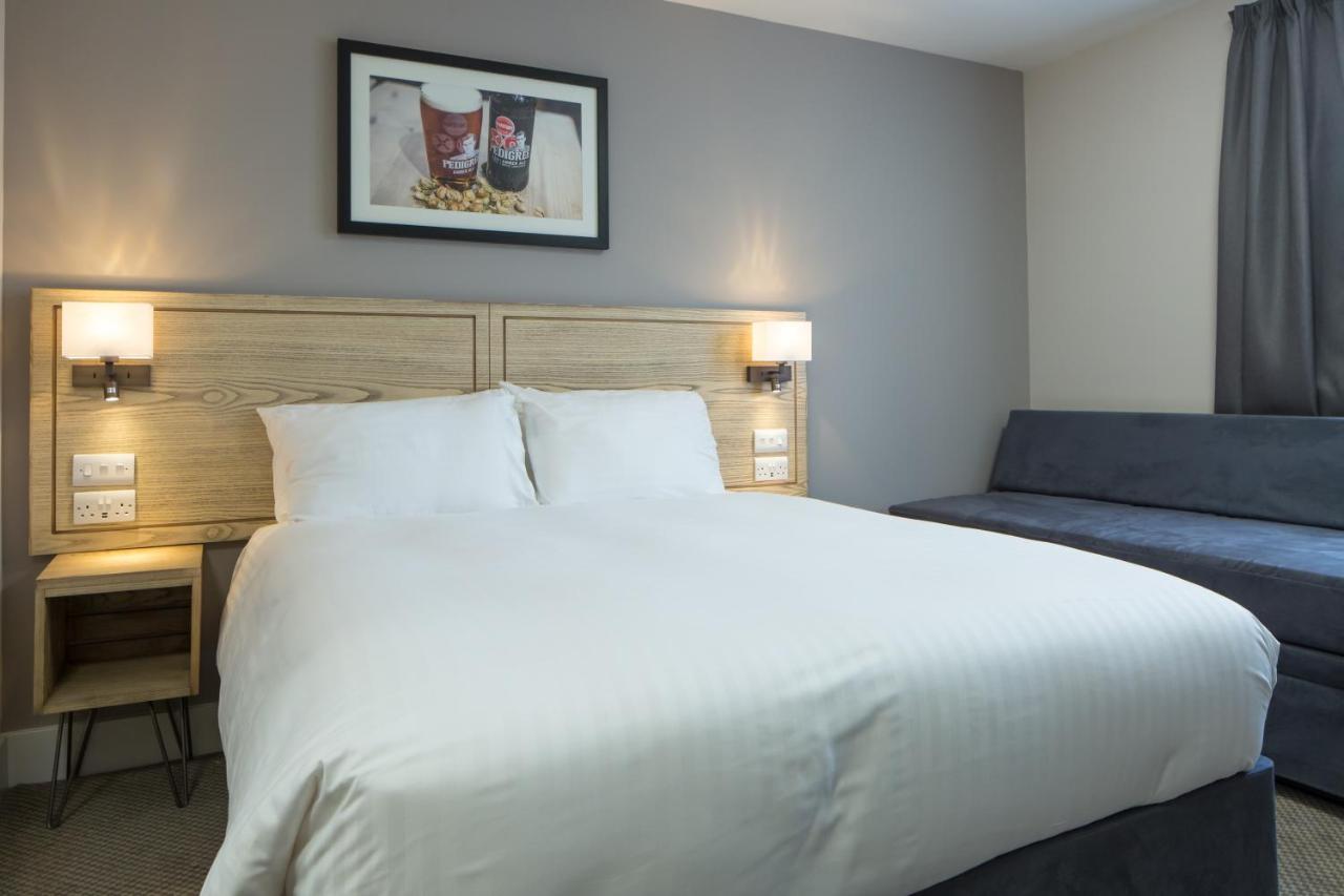 The Raven'S Cliff Lodge By Marston'S Inns Motherwell Eksteriør bilde