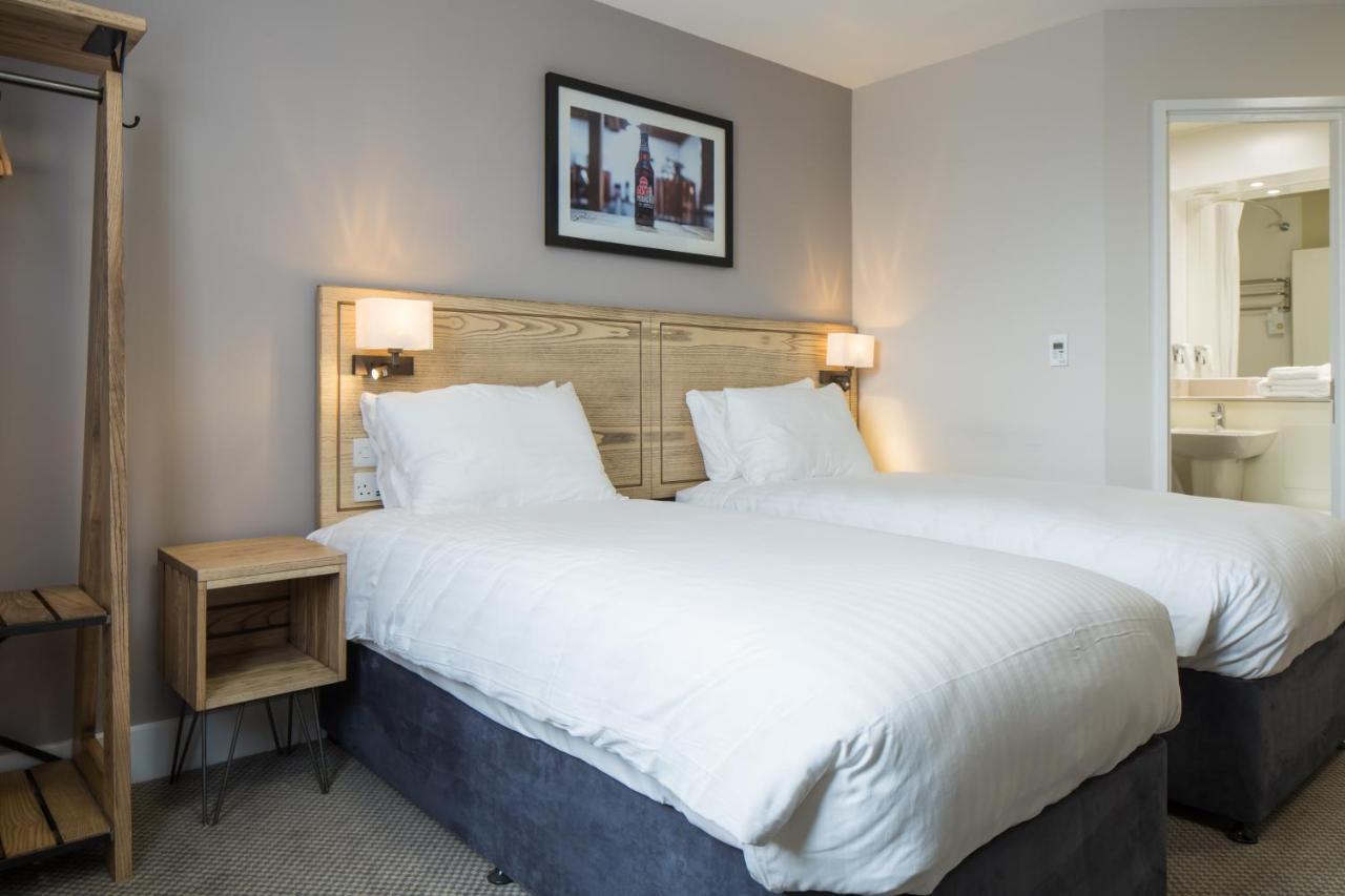 The Raven'S Cliff Lodge By Marston'S Inns Motherwell Eksteriør bilde