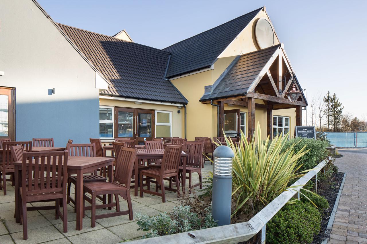 The Raven'S Cliff Lodge By Marston'S Inns Motherwell Eksteriør bilde